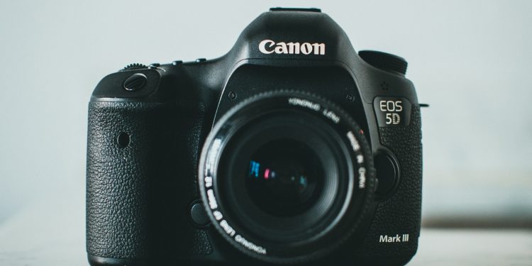 The Canon Powershot ELPH 180 Review: A Compact and Capable Camera