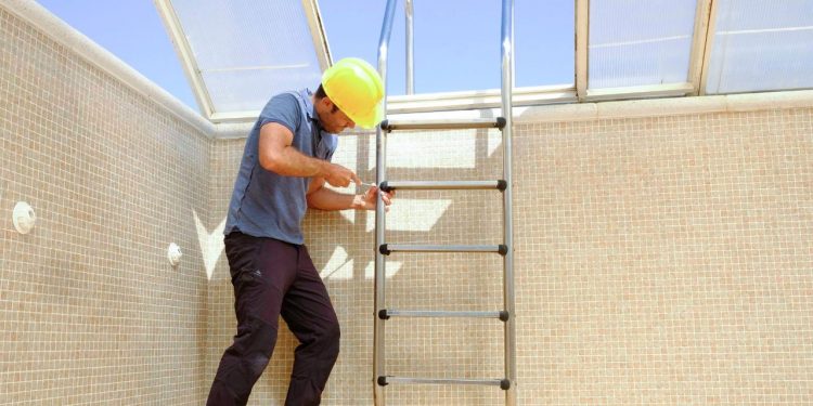 5 Signs of a Great Swimming Pool Contractor