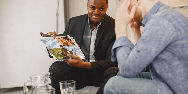 What trading opportunities does Autochartist offer?