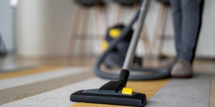 8 ADVANTAGES OF USING PROFESSIONAL CARPET CLEANING SERVICES