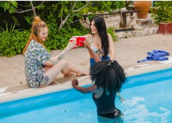 Essential Reasons To Hire A Pool Service Professional