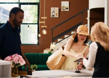 Hobart Accommodation & Tours