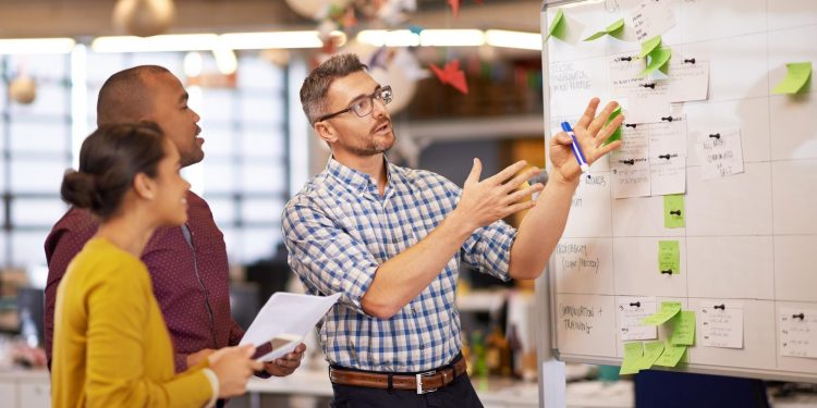 Striking the Balance: Optimising Your Deal Desk Process for Seamless Sales Operations