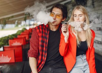 The Rise of Simplicity: Understanding the Popularity Surge of Disposable Vapes in 2023