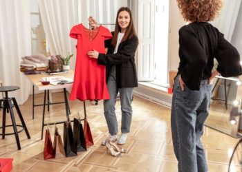 How to Choose Formal Dresses for plus size Women?