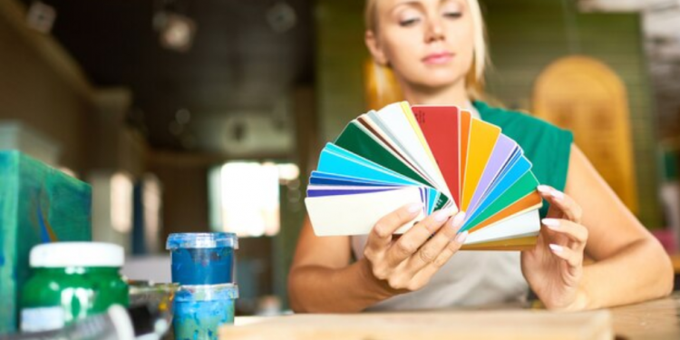 Choosing the Perfect House Colors to Complement a Roof