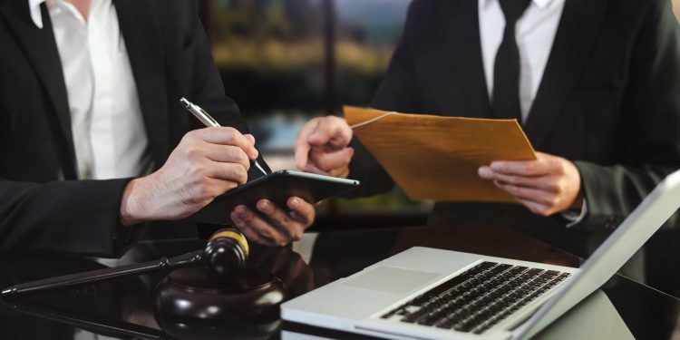 Taking a Look at the Ins & Outs of Commercial Law