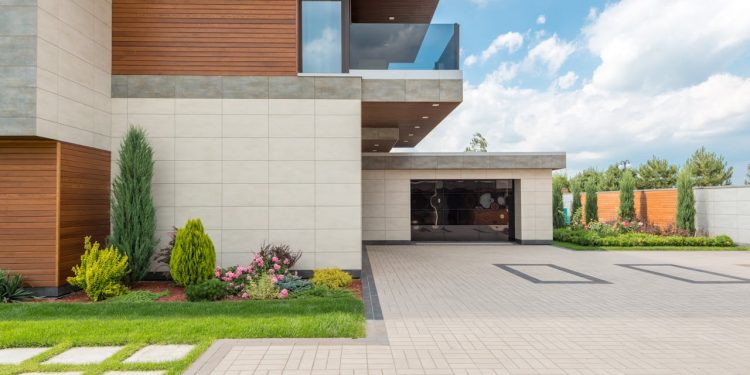 From Bumpy Blues to Asphalt Bliss: Restoring Your Driveway