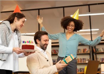 The Delight of Surprise: Revolutionizing Celebrations with Birthday Gifts Delivered