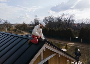 Ultimate Guide to Residential Roofing: Maintenance, Materials, and Expert Tips