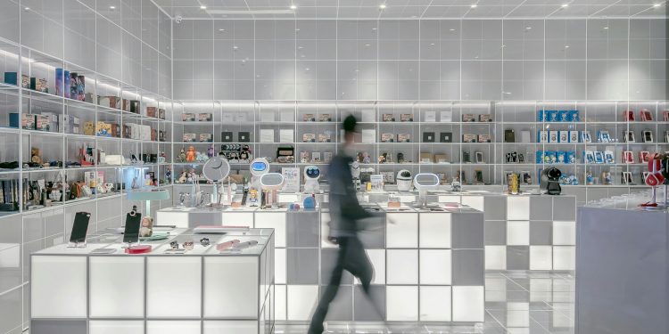 The Shine Factor: How a Sparkling Clean Retail Space Boosts Your Business