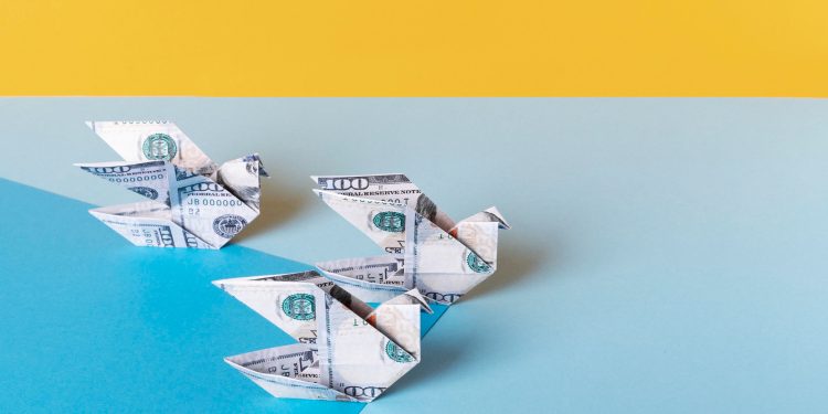 Top Tips for Choosing a Money Transfer Service