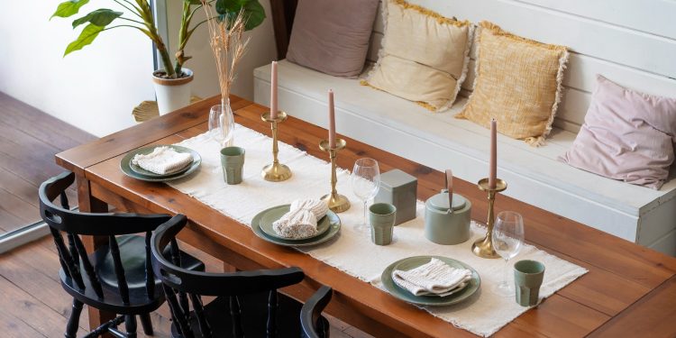 A Guide to Choosing a Suitable Dining Table Size