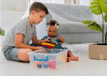 Nurturing Early Sensory Experiences: The Power of Montessori Toys for Babies