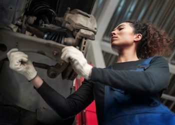 Gear Box Additives: Giving Longer Life to Your Transmission