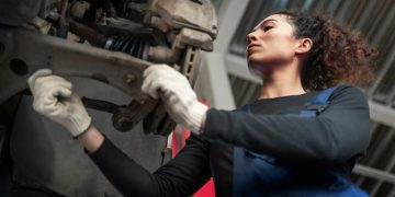 Gear Box Additives: Giving Longer Life to Your Transmission