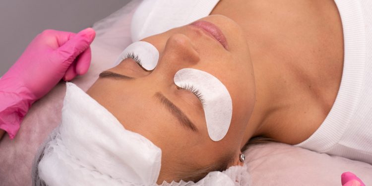 How Long Do Lash Extensions Last? Understanding the Life Cycle and Refill Schedule