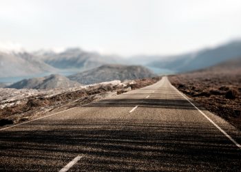 Why Choose Commercial Asphalt Contractors for Durable Parking Lots