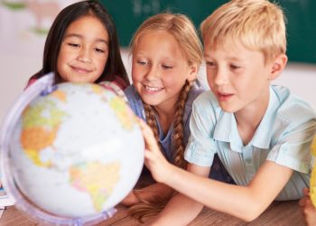Top 10 Extracurricular Activities that Enhance Learning in International Schools