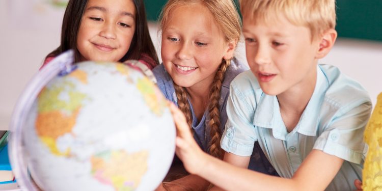 Top 10 Extracurricular Activities that Enhance Learning in International Schools