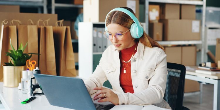 Why Outsource eCommerce Customer Service? A Curious Inquiry