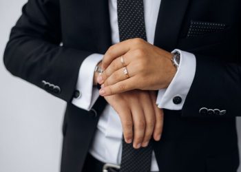 Why Men’s Gold and Diamond Rings Are Back in Fashion