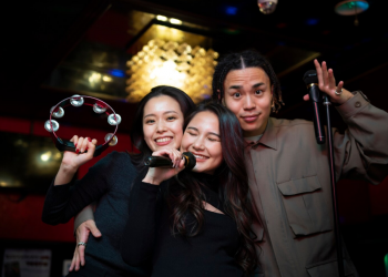 A Night Out at 강남 도라민 가라오케: My Experience in Seoul’s Karaoke Haven