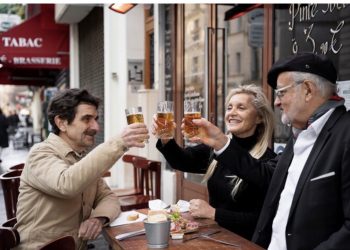 Most UK Travellers Still Choose Local Pub Experiences to Discover Authentic Brewing Culture