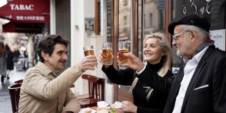 Most UK Travellers Still Choose Local Pub Experiences to Discover Authentic Brewing Culture